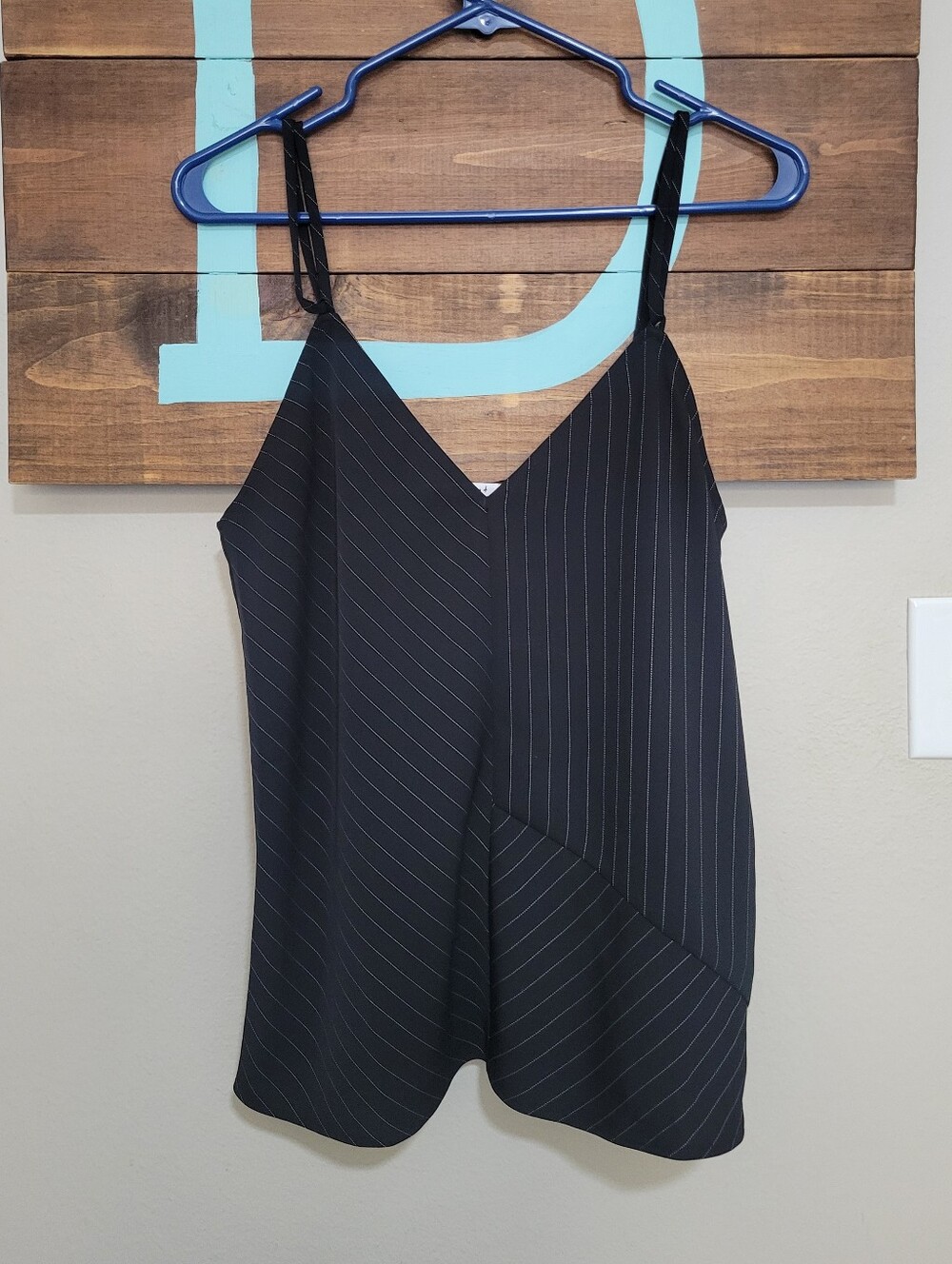 Current Air Black Pinstripe V-Neck Spaghetti Strap Top Size Small